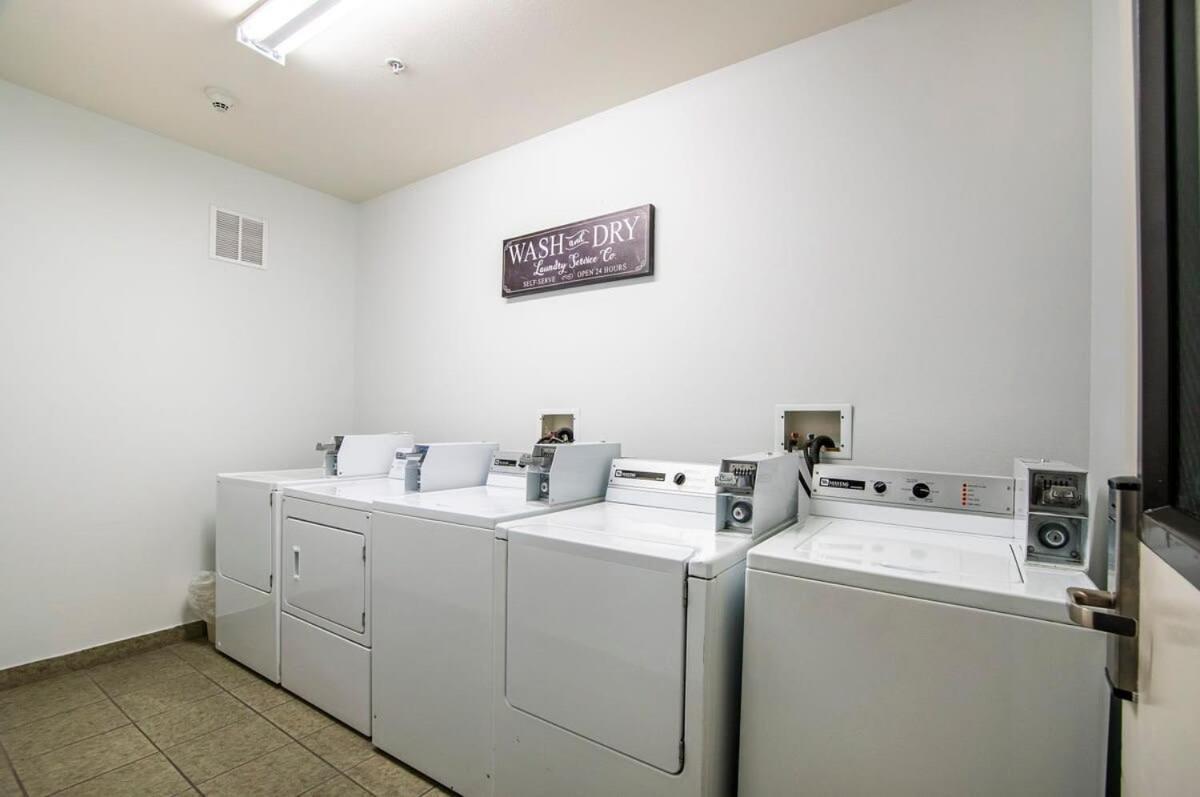 Sierra Vista Studio Apartment With Full Kitchen And King Bed Εξωτερικό φωτογραφία