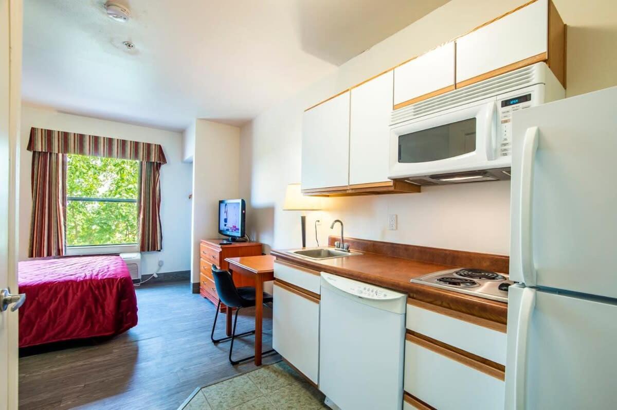 Sierra Vista Studio Apartment With Full Kitchen And King Bed Εξωτερικό φωτογραφία