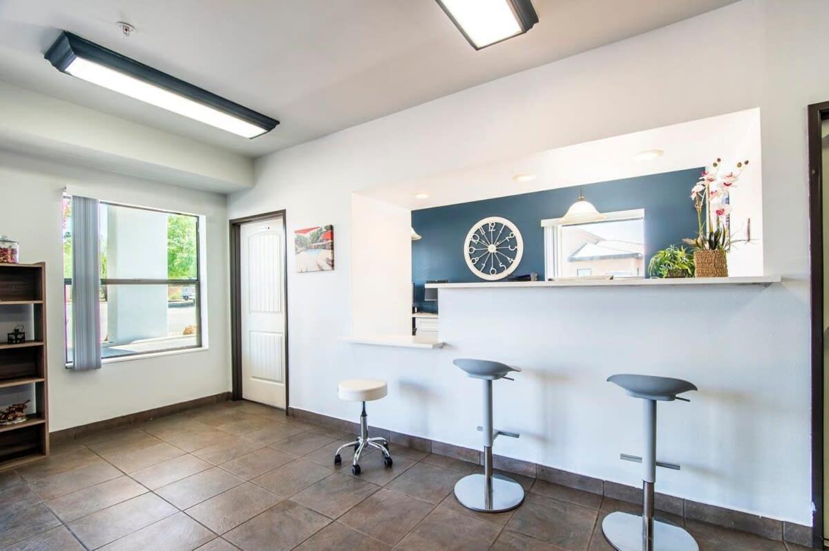 Sierra Vista Studio Apartment With Full Kitchen And King Bed Εξωτερικό φωτογραφία